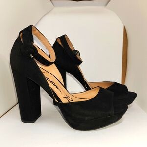American Eagle women's suede black heels size 5.5